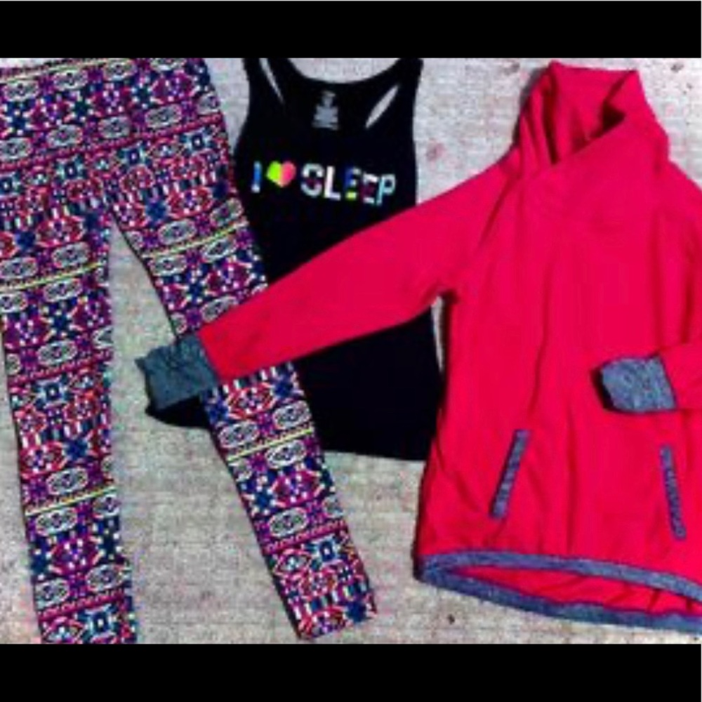 3 piece matching workout/ outfit- Read full desc details- ONLY $5 FOR ALL!!